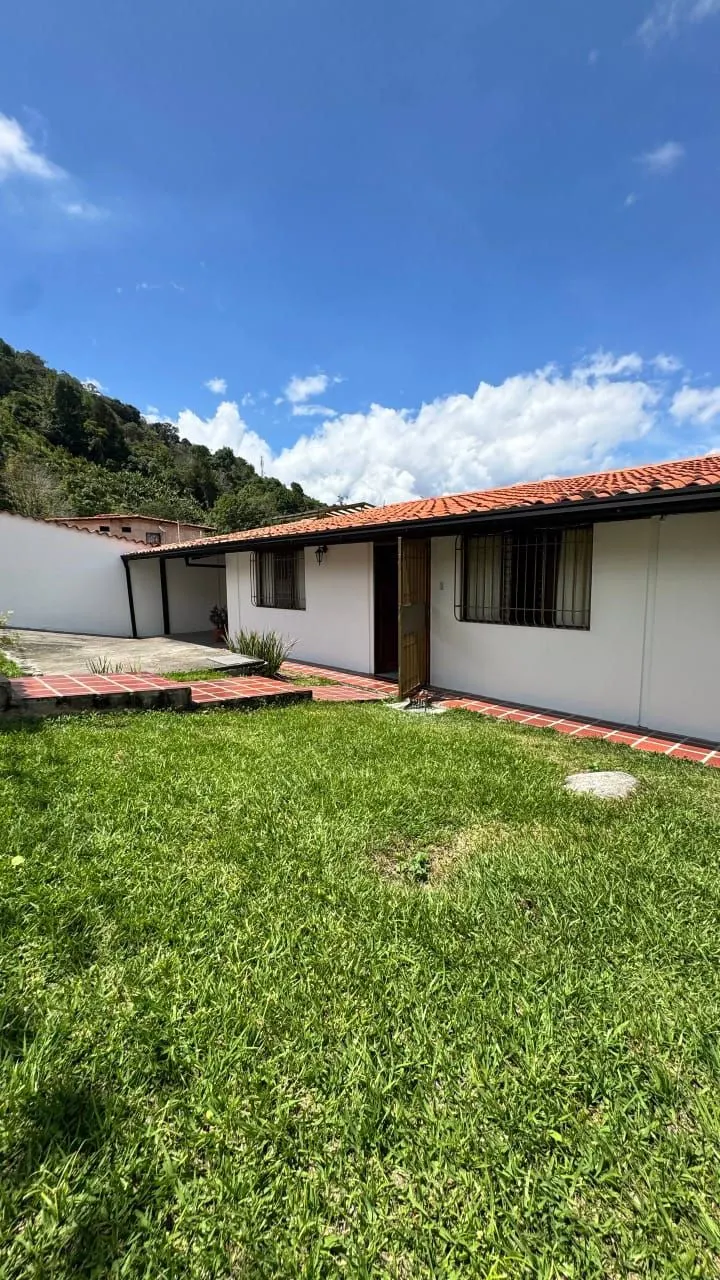 Casa en Venta con Clima de Montaña en La Pedregosa Alta