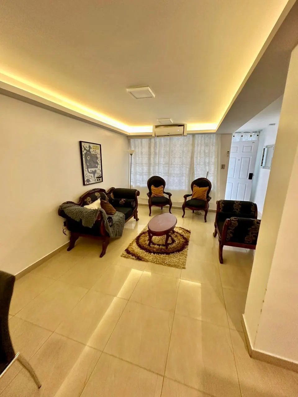 En Venta Hermoso Townhaouse con Diseño Moderno en Conjunto Privado en Mérida