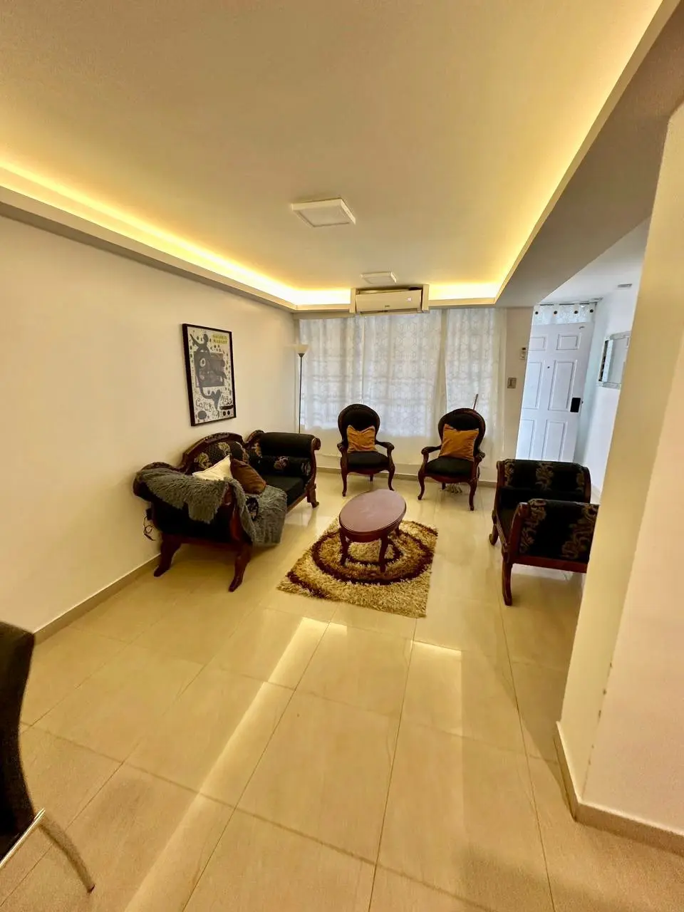En Venta Hermoso Townhaouse con Diseño Moderno en Conjunto Privado en Mérida
