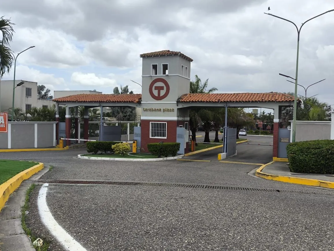 CASA DE 3 NIEVELES EN URB TARABANA PLAZA EN CABUDARE
