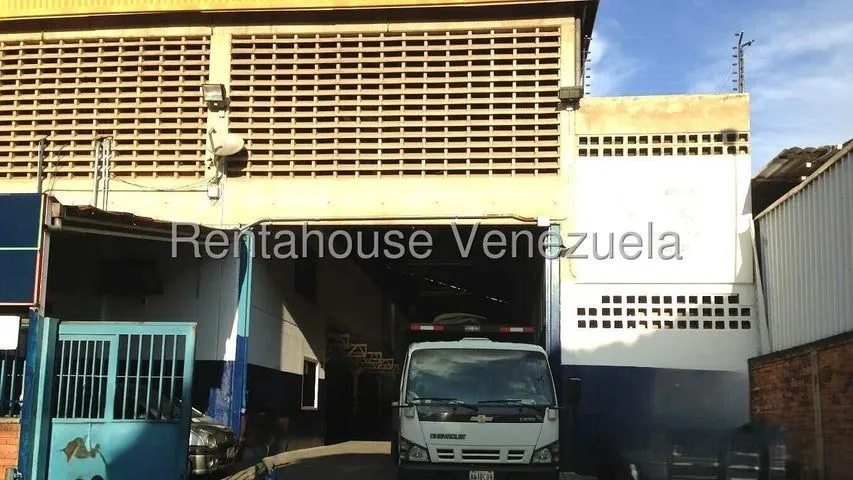 Galpon en Venta la Urbina