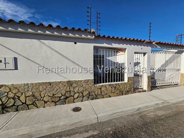 27-6132 casa en Venta en villas Athenea La Morita
