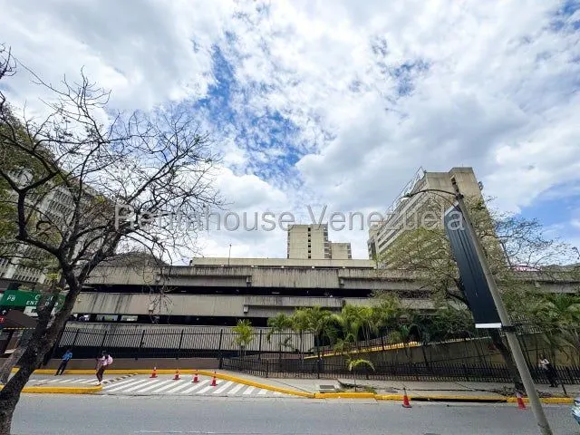 Oficina en Alquiler en el CCCT Chuao
