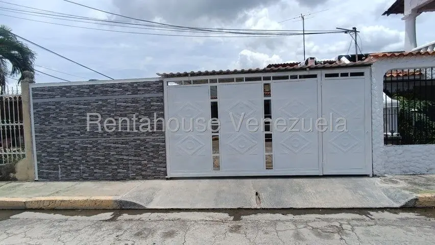 27-4232 Casa en Venta en Cagua Urbanizacion El Saman