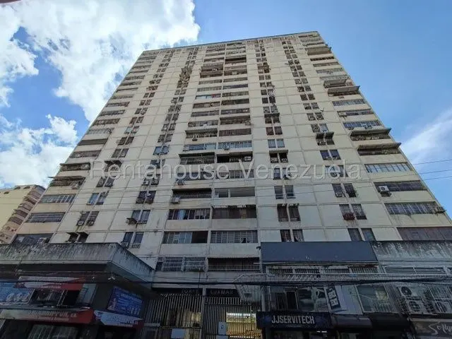 27-4734 Apartamento en Alquiler Zona Centro de Maracay