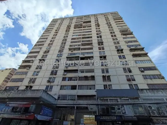 27-4734 Apartamento en Alquiler Zona Centro de Maracay