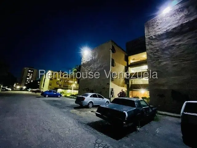 27-5698 Apartamento en venta en Residencia Turmero