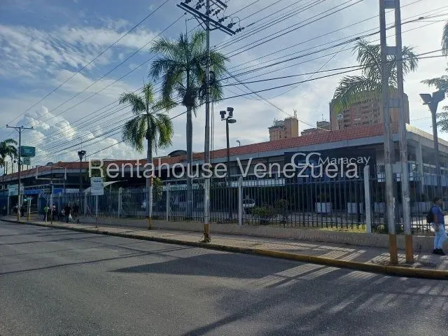 27-3680 Local en Venta en Centro Comercial Maracay PLaza