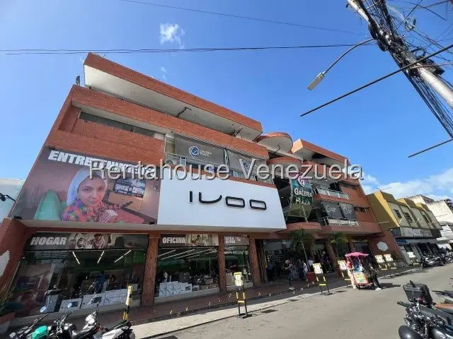 27-4744 Local en Alquiler en Centro Comercial Galeria Plaza