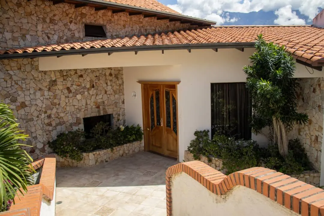 En Venta Espaciosa y Cómoda casa en la Montaña, La Pedregosa, El Mirador