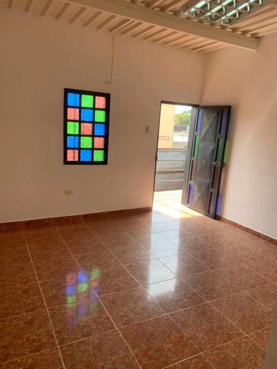 OFICINA COMODA CON AIRE ACONDICIONADO Y BAÑO PRIVANDO EN BARQUISIMETO