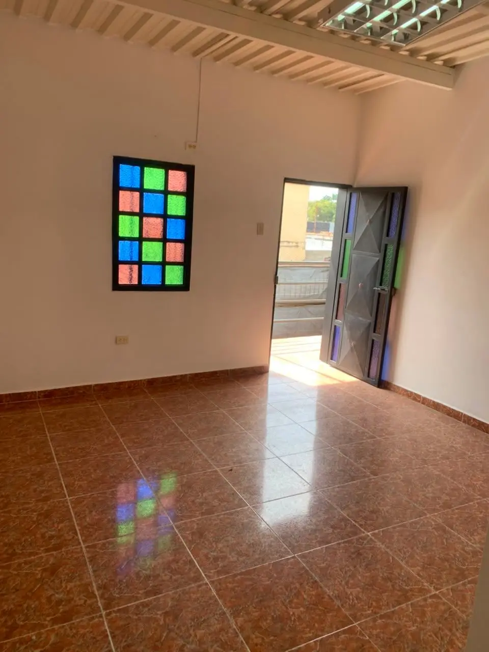 OFICINA COMODA CON AIRE ACONDICIONADO Y BAÑO PRIVANDO EN BARQUISIMETO