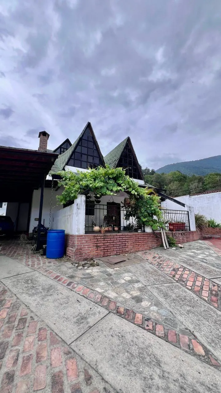 En Venta Amplia Casa en zona montañosa de Mérida