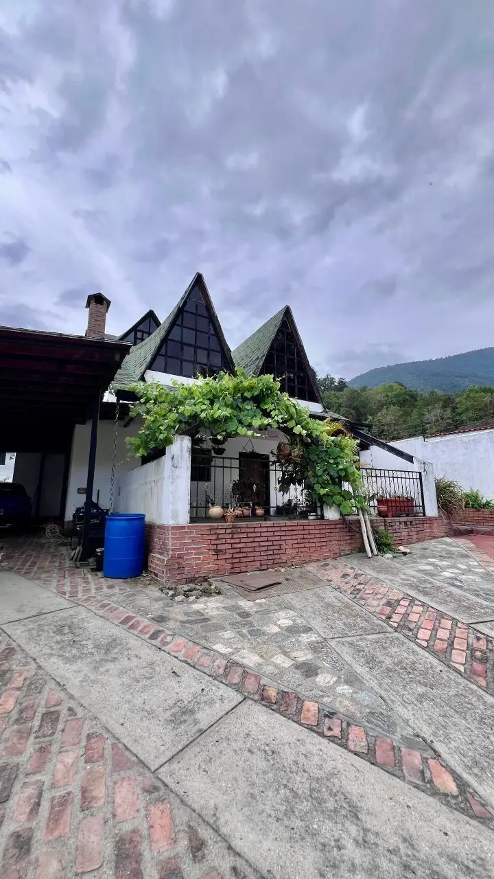 En Venta Amplia Casa en zona montañosa de Mérida