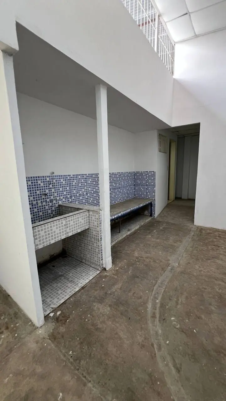 Alquiler de Local, Amplio, Con todos los servicios y en zona Privilegiada para tu Negocio en La Parroquia, Merida
