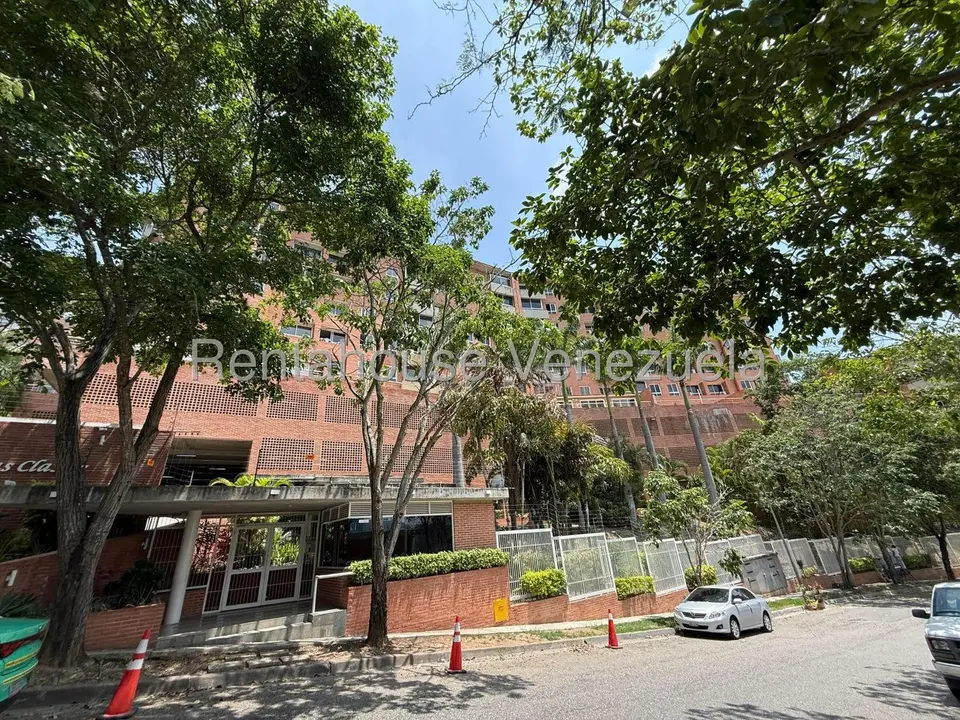 Apartamento en Alquiler en Lomas del Sol