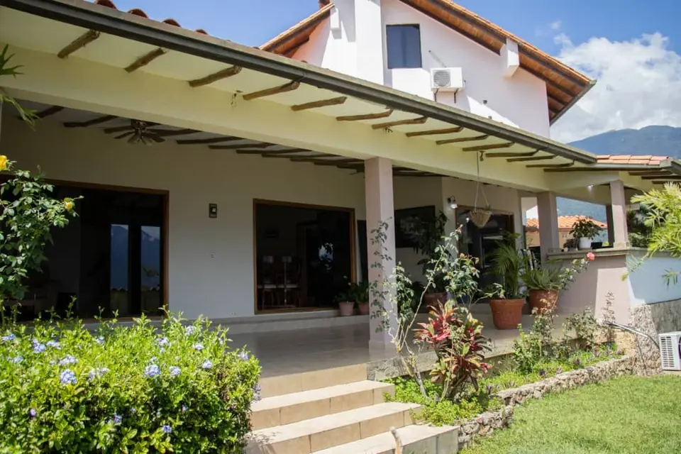Acogedora Casa en Venta,con Hermosa Vista a las Montañas en la Ciudad de Mérida
