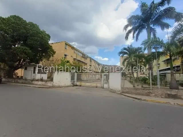 26-11534 Apartamen to en Alquiler Turmero Conjunto Residencial Turmero