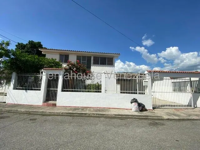 27-6204 Casa en Alquiler en Urbanizacion Fundacion Mendoza