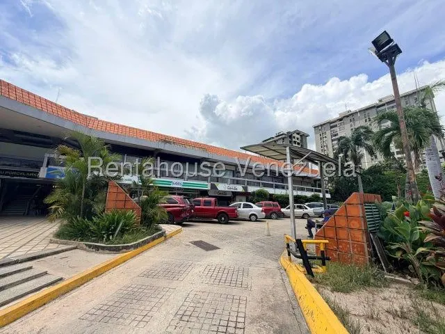 27-4838 Local en Venta en Centro Comercial Maracay Plaza