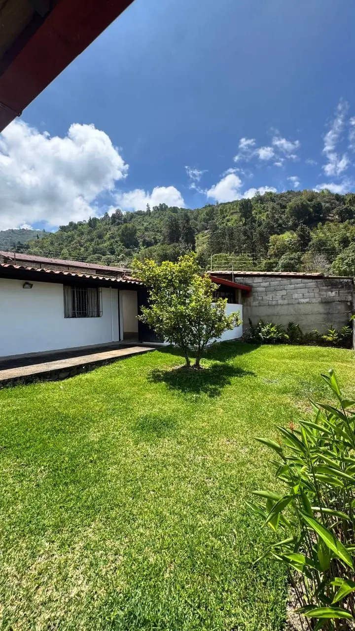 En Venta, Confortable y Espaciosa Casa en La Pedregosa Alta