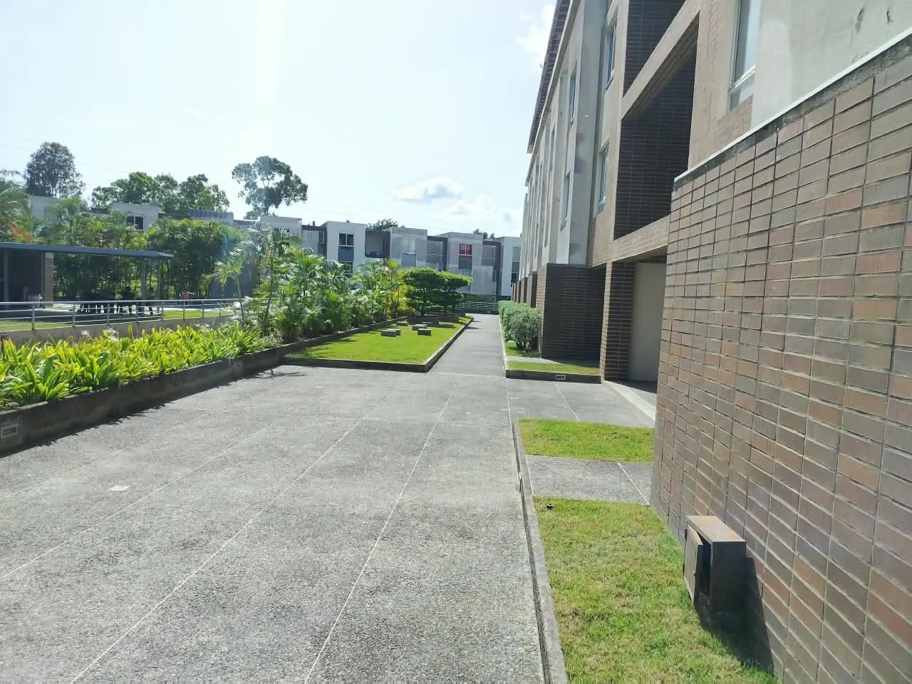 Townhouse en venta , mercado primario, obra gris, Colinas del Viento. Barquisimeto