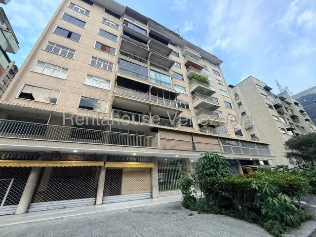 APARTAMENTO EN VENTA LOS PALOS GRANDES TLF 04242129768 ROLANDO RODRIGUEZ